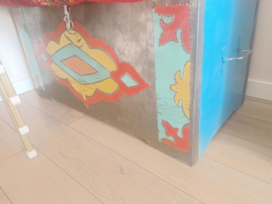 Сундук бу продаю