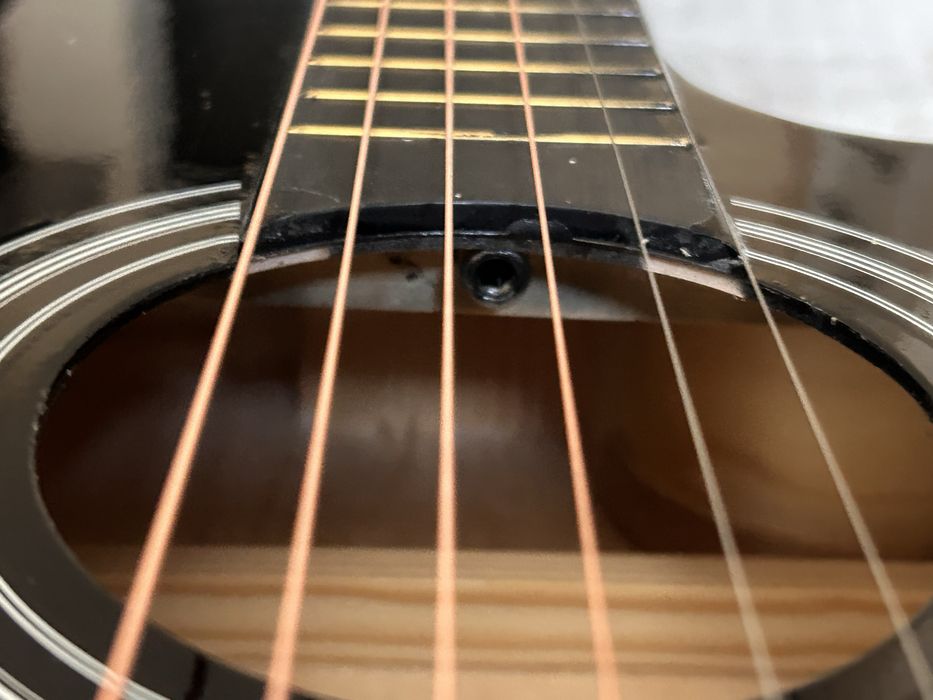 Гитара , новый с чехолом келісім бар