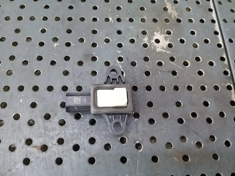 Senzor impact dreapta fata land rover range rover evoque l538 ck5214c676aa