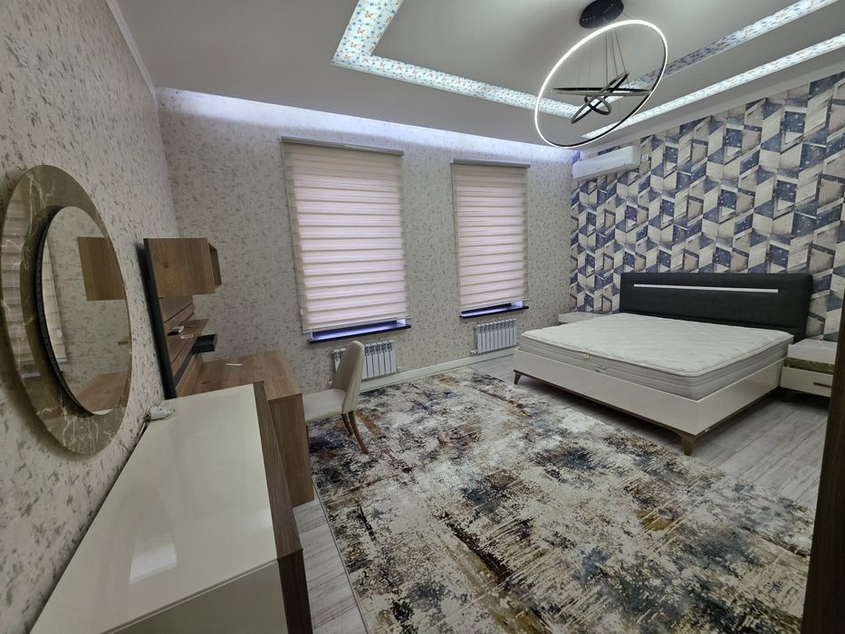 Сдам свой дом 450м2,  4 стальни , 3 сан узла в центре