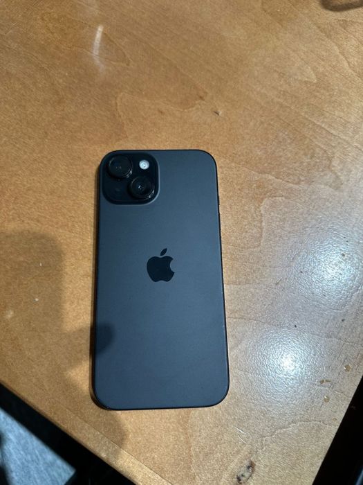 Продаю айфон 15