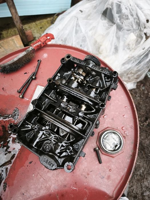 Pompa ulei Vw Passat B6/jetta/Touran 2.0 TDI cod BMP 140 cp fara joc în impus