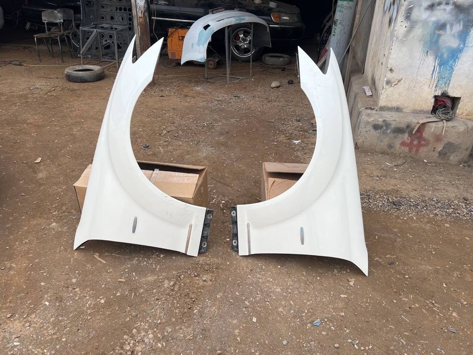 Kapot krilo faralar kamplekt AMG