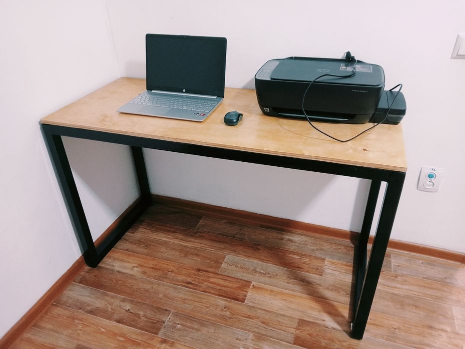 Продам стол новый