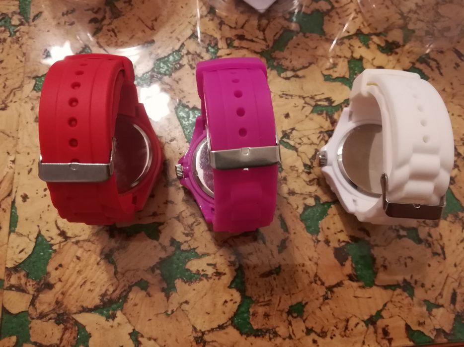 НОВИ в кутия ! Часовници орифлейм и bsk на супер цени