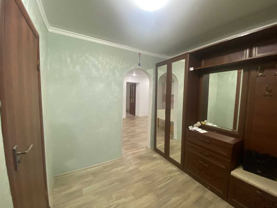 Продам  трех комнатную квартиру