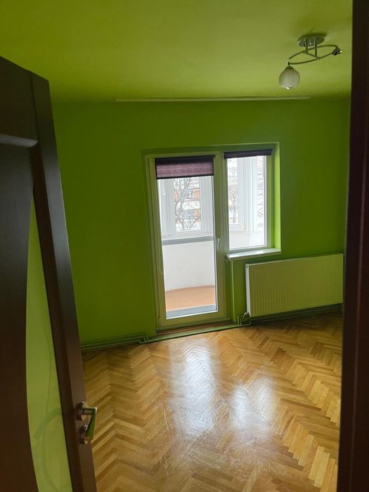 Vând apartament 3 camere 101m2 zona lebădă ( vizavi  de kaufland )