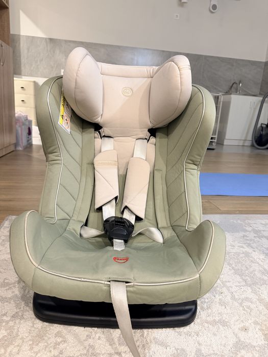 Автомобильное кресло