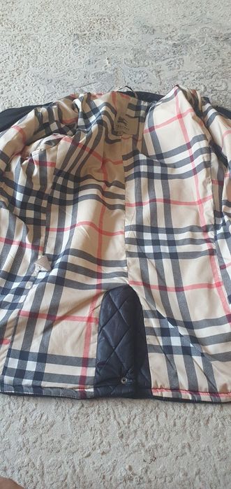 Продам ветровку.