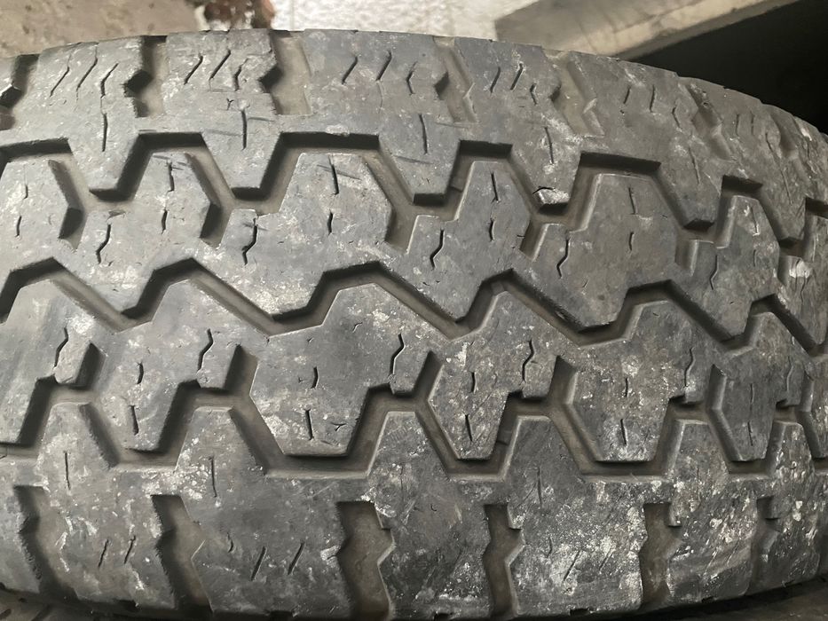продавам гуми за  265/70R17
