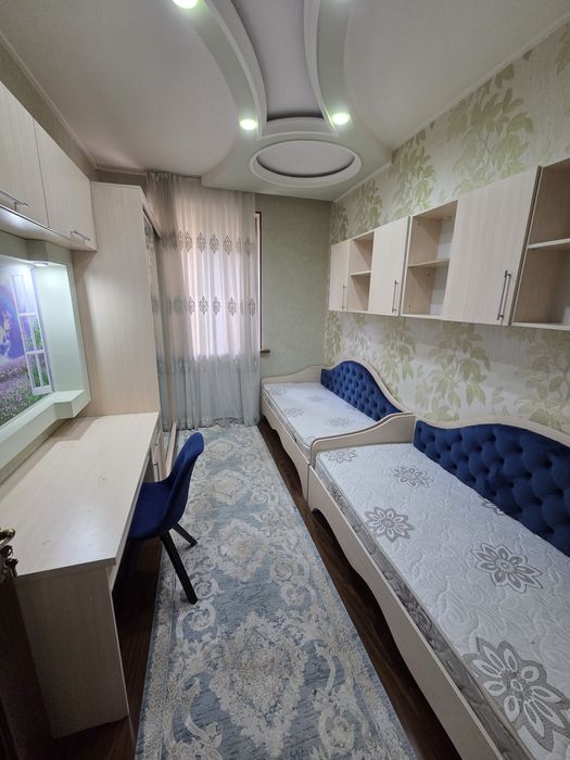 Арендага куйилади 3 хона 1 кухния 2 санузел  1-этаж