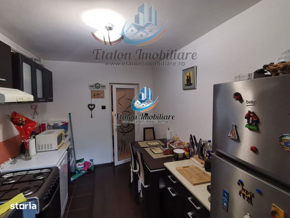 Apartament P+1, 4 camere, 2 bai, 3 balcoane, Zona Centrala Piatra Neam — fotografia 3