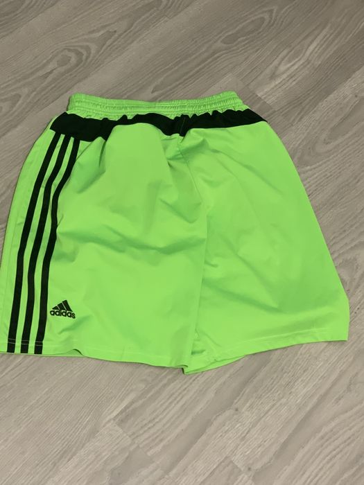 продам форму адидас