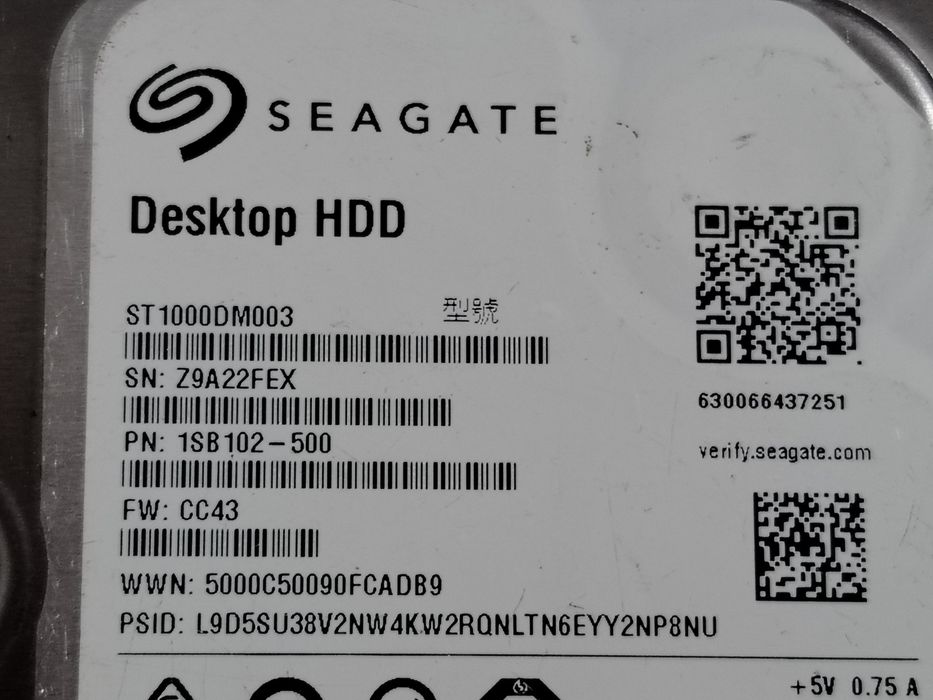 Hard disk intern Seagate Desktop 1TB HDD 3,5 inci cu numărul de model ST1000DM003. Stare bună!