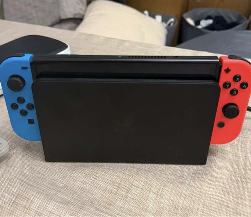 Nintendo Switch Oled Neon red & Neon blue