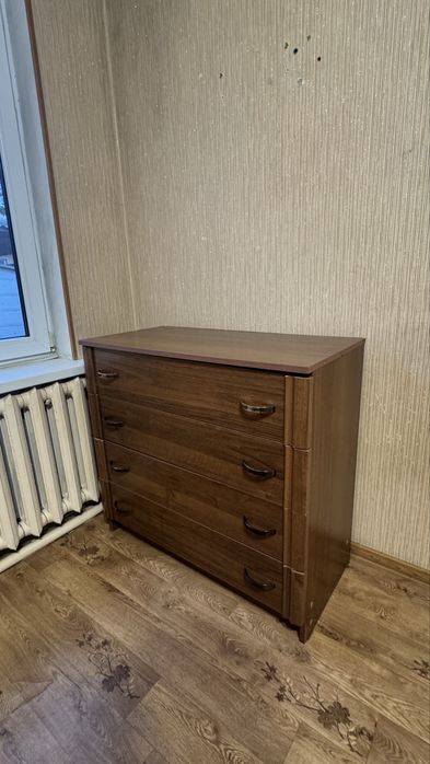 Шкаф, комод и вешалка