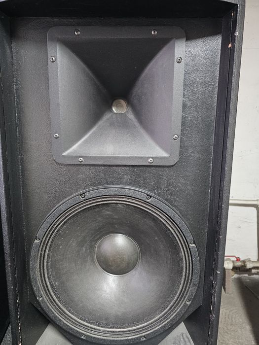 2 boxe profesionale Dynacord 600w