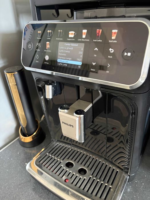 Espressor automat Philips 5500 LatteGo