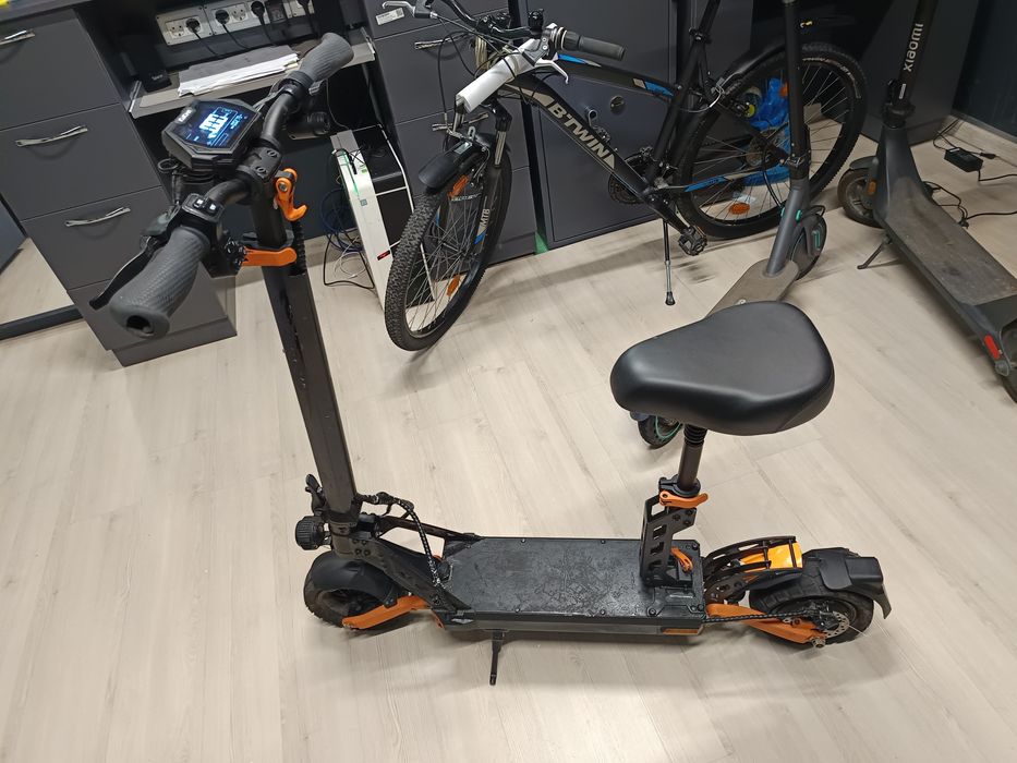 Amanet ozana vinde trotineta electrica kukirin  g2 pro