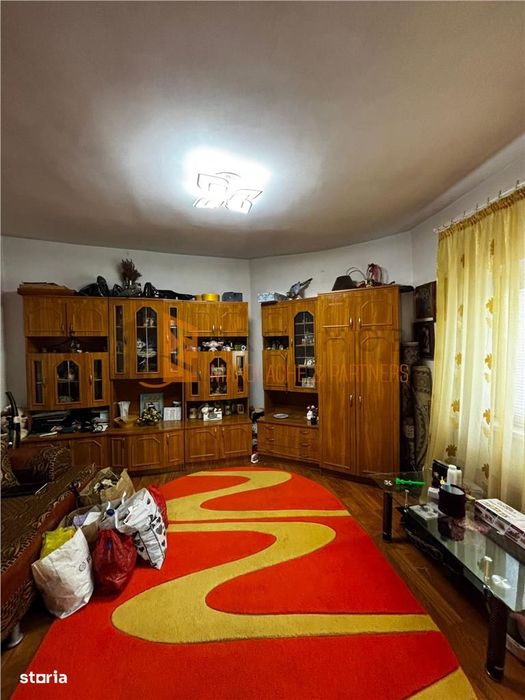 Casa batraneasca cu teren zona Centrala