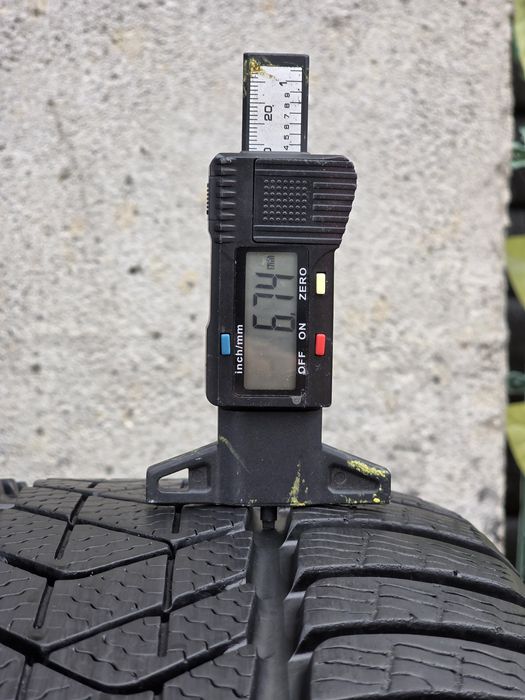 Vând patru anvelope de iarna pirelli 225 50 18 46 19