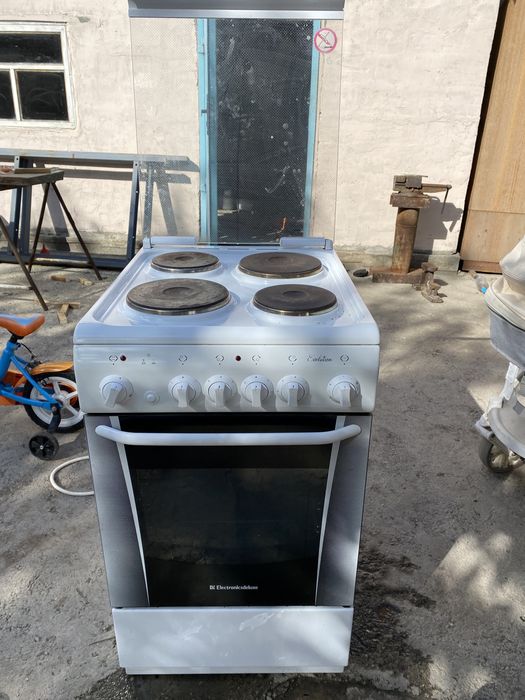 Продам электрическую плиту
