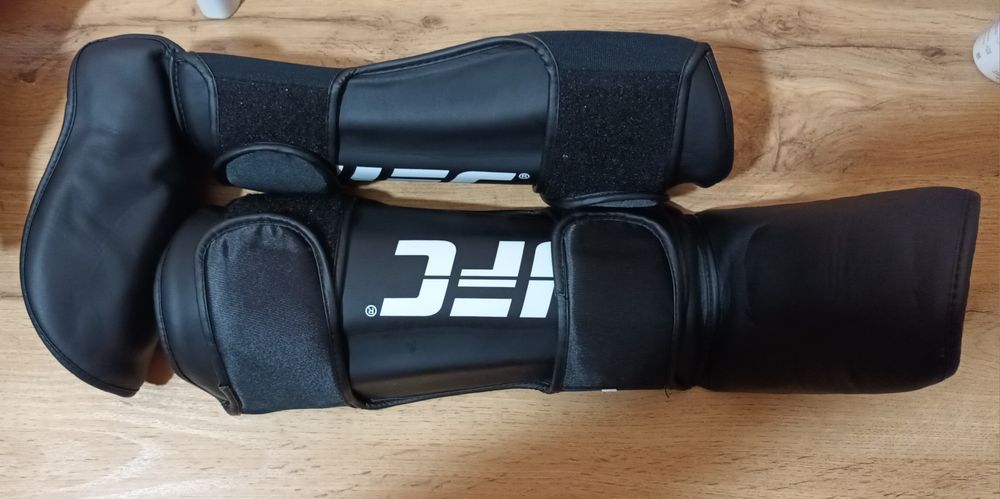 Boks perchatki va oyoq uchun himoya