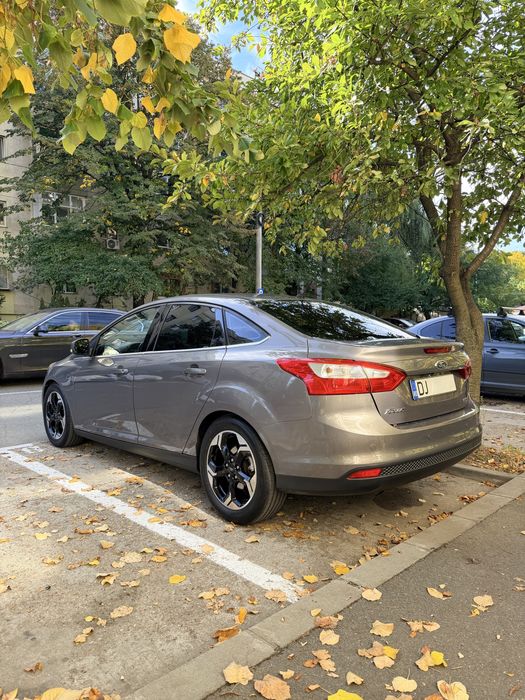 Ford Focus MK3 Titanium | 1.0 Ecoboost 125cp | Sedan | Keyless | Camera | Navigatie