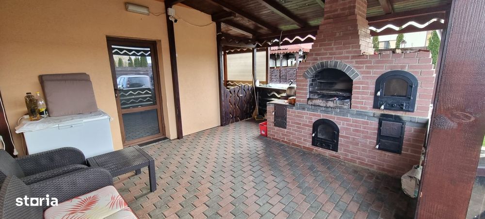 Casa cu etaj la Baisa