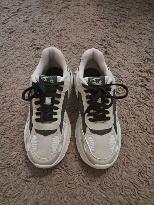 BERSHKA маратонки номер 37