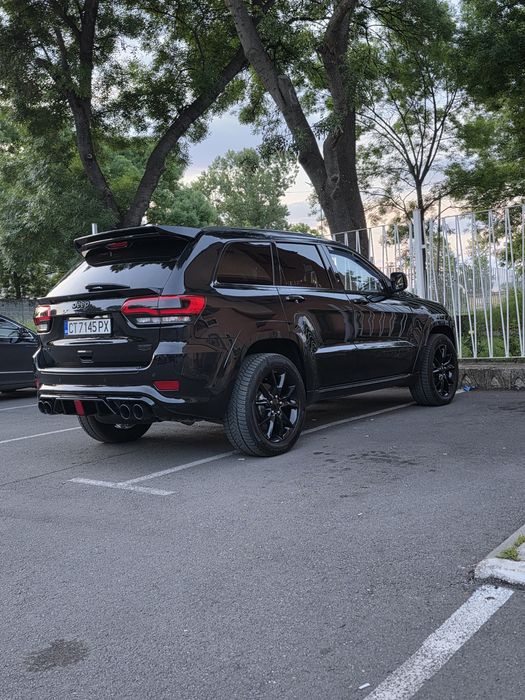 Jeep grand cherokee wk2 5.7