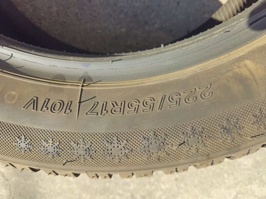 Продается комплект зимней резины 4 шт.Lassa snoways 4.17" практически