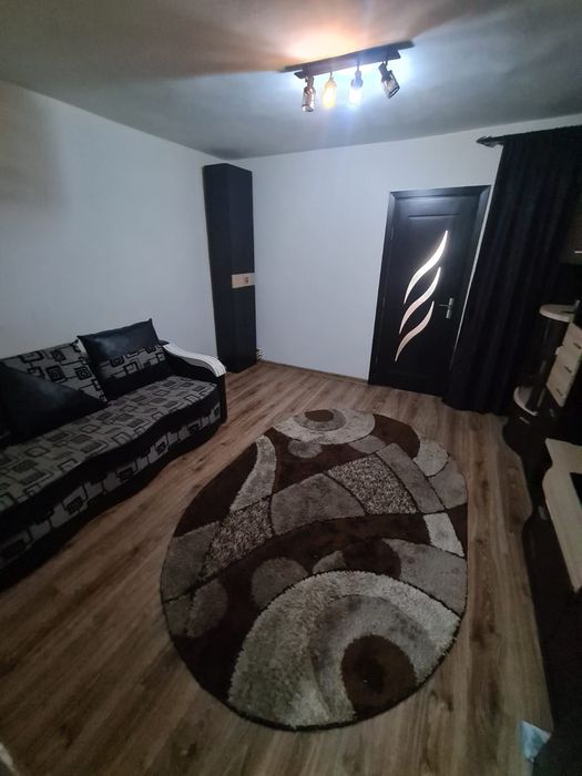 Închiriez garsonieră confort 1 în Tg Jiu,zona CAM, strada Zambilelor, la parter.