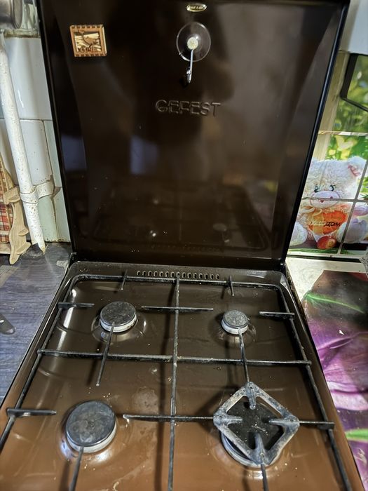 Продам газовую плиту и вытяжку