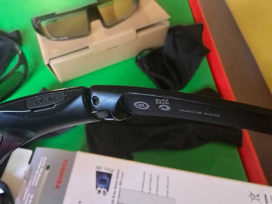 3D очила TOSHIBA