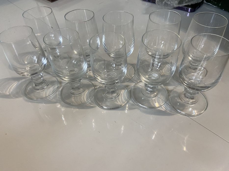 Тарелки, рюмка, фужеры