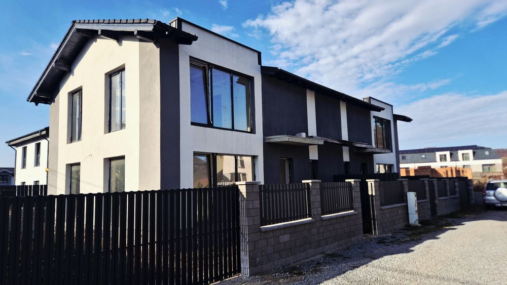 Case tip duplex  constructie premium - 117 mp utili + curte 250 mp Livezeni.  Se predau finisate. Str Subpadure Livezeni, Mures