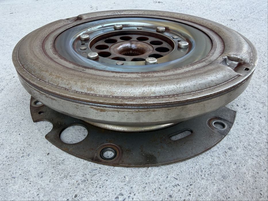 Volanta masa dubla cutie automata Audi A6 C7 / A7 4G 3.0 : 0B5105317T