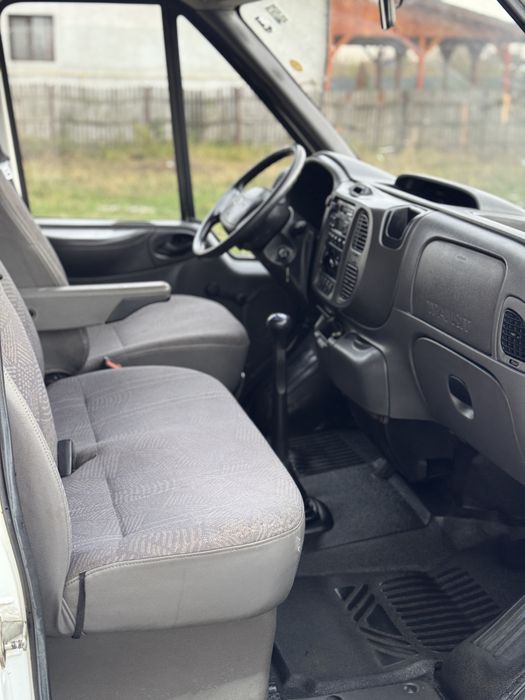 Ford transit 8+1 locurii