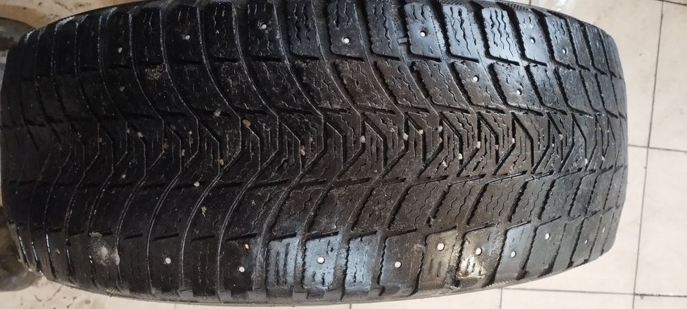 Зимняя резина 215/55/17