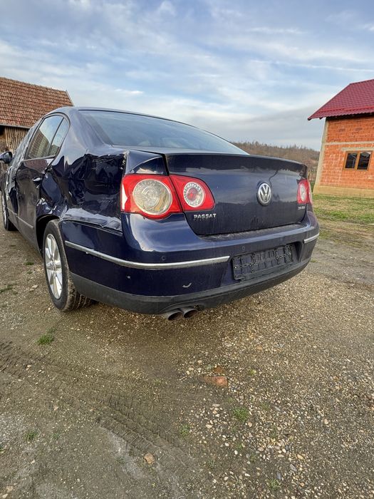 Vând VW Passat b6 pentru dezmembrat sau cine vrea sa o facă