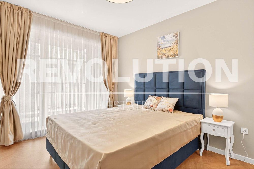 Дава се под наем Тристаен апартамент в Варна, Център - 100 кв.м за 1000 € - Снимка #4