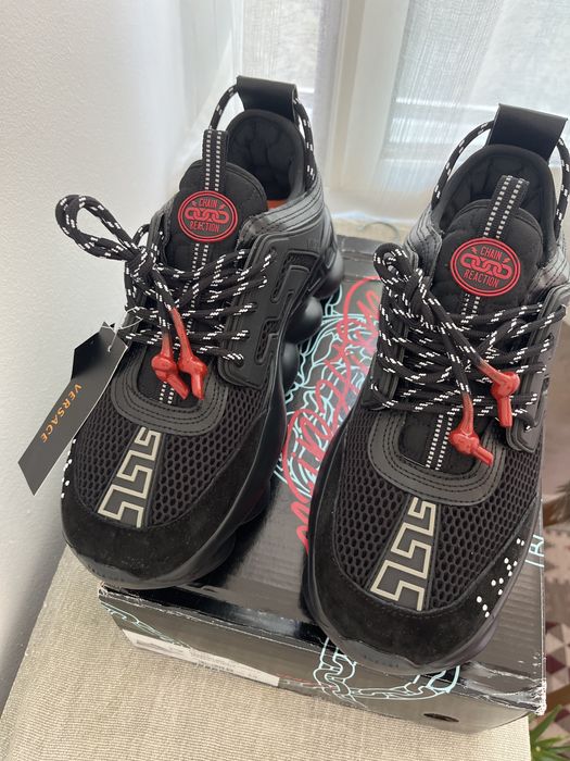 versace chain reaction