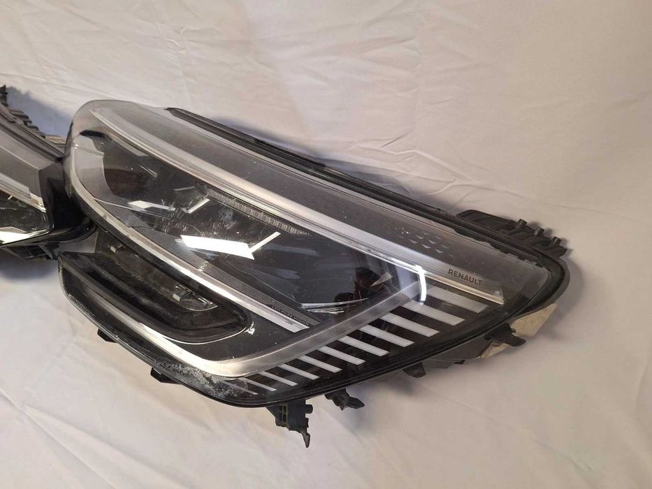 Renault Meganе 4 фейслифт фарове оригинални 20-24