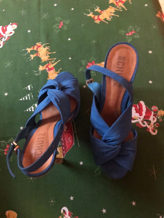 Sandale albastre cu toc inalt