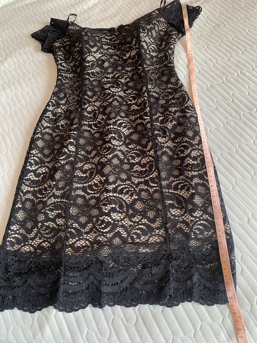 Rochie neagra cu captuseala crem