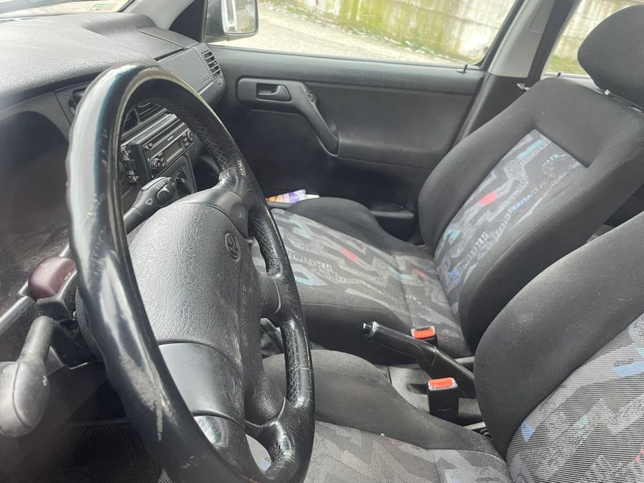 Vând golf 3  1.6 benzina