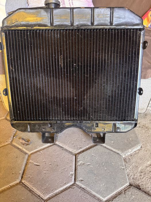 Продам радиатор уаз