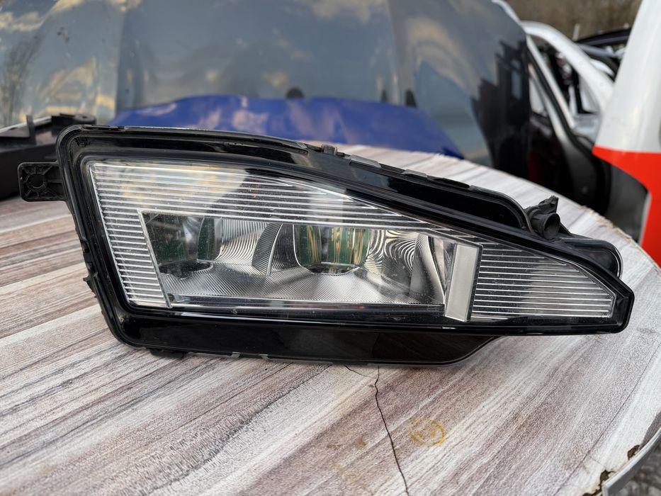 Халоген VW Passat B8