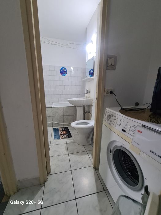 Persoană fizică,Apartament 2 camere semidecomandat